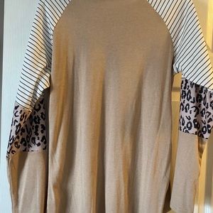 Oliruda long sleeve tunic tee M